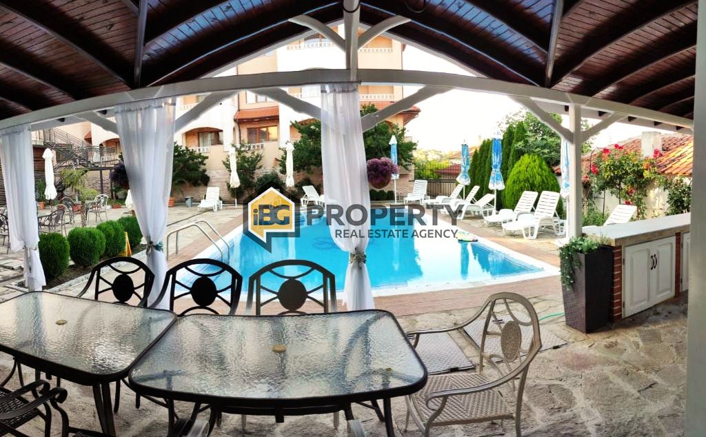 Отель, гостиница в Бяле, Болгария, 1 028 м² - фото 1