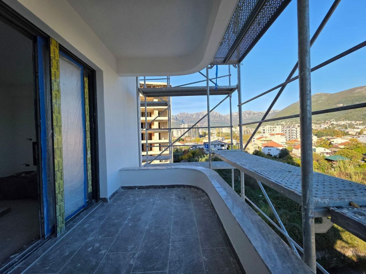 Квартира в Баре, Черногория, 70 м² - фото 1