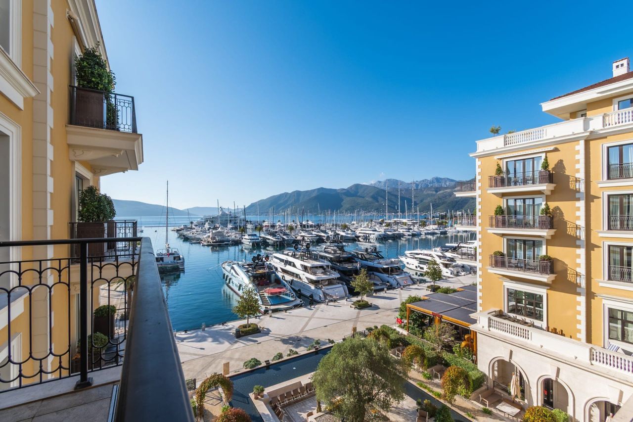 Апартаменты в Тивате, Черногория, 252 м² - фото 15