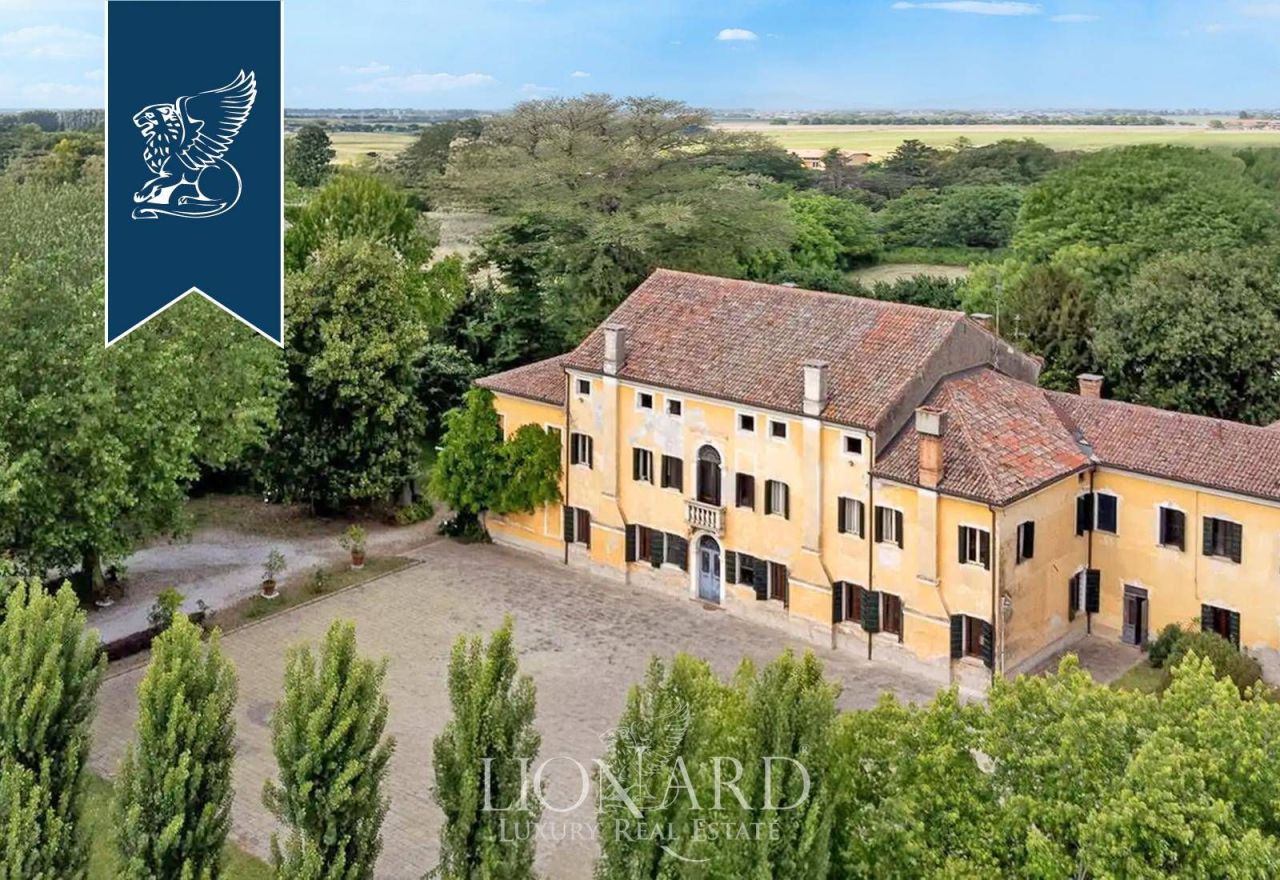 Вилла в Падуе, Италия, 1 200 м² - фото 1