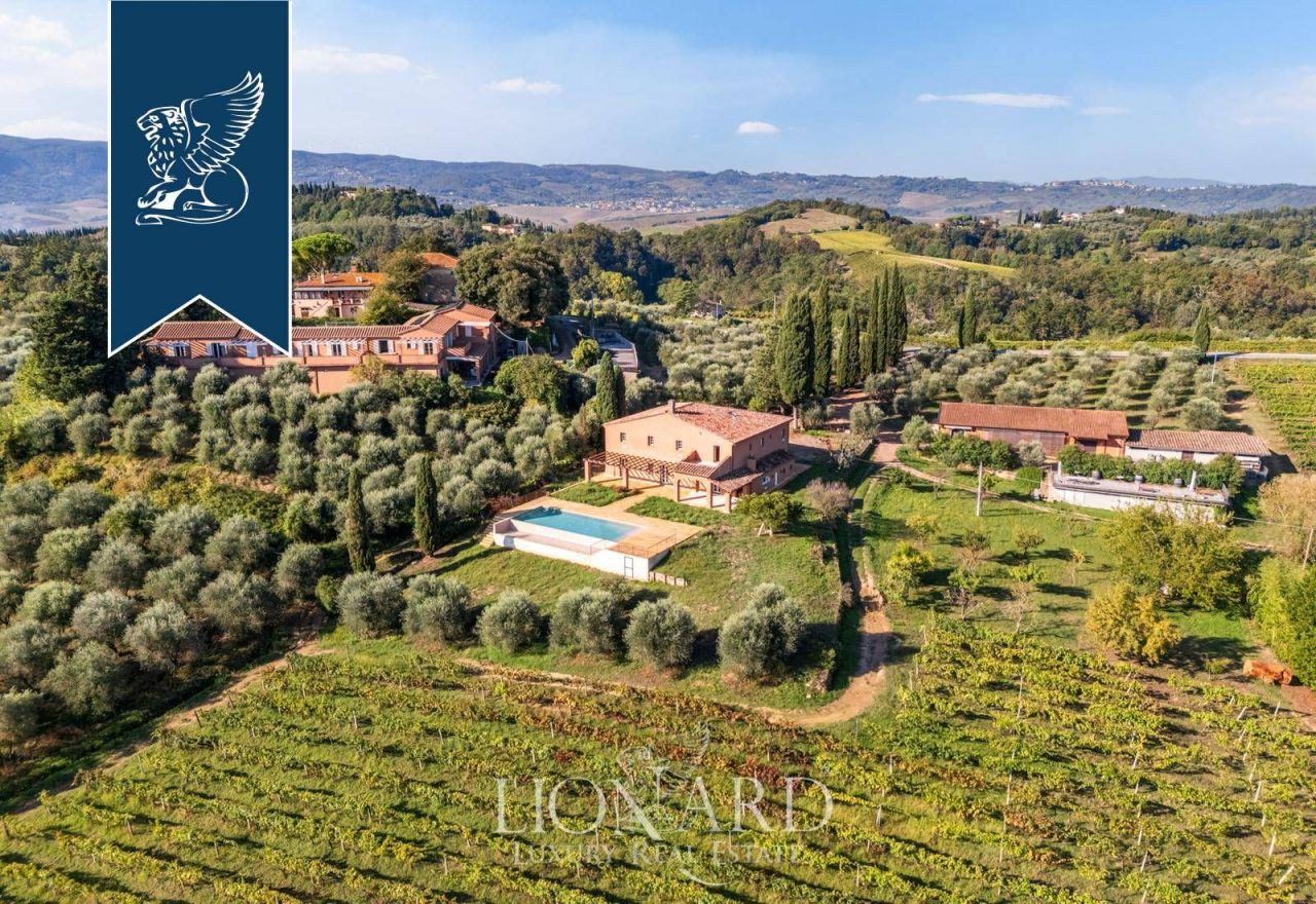 Ферма в Пизе, Италия, 2 000 м² - фото 1