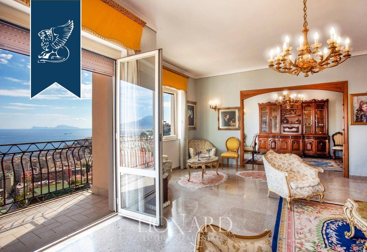 Апартаменты в Неаполе, Италия, 250 м² - фото 1