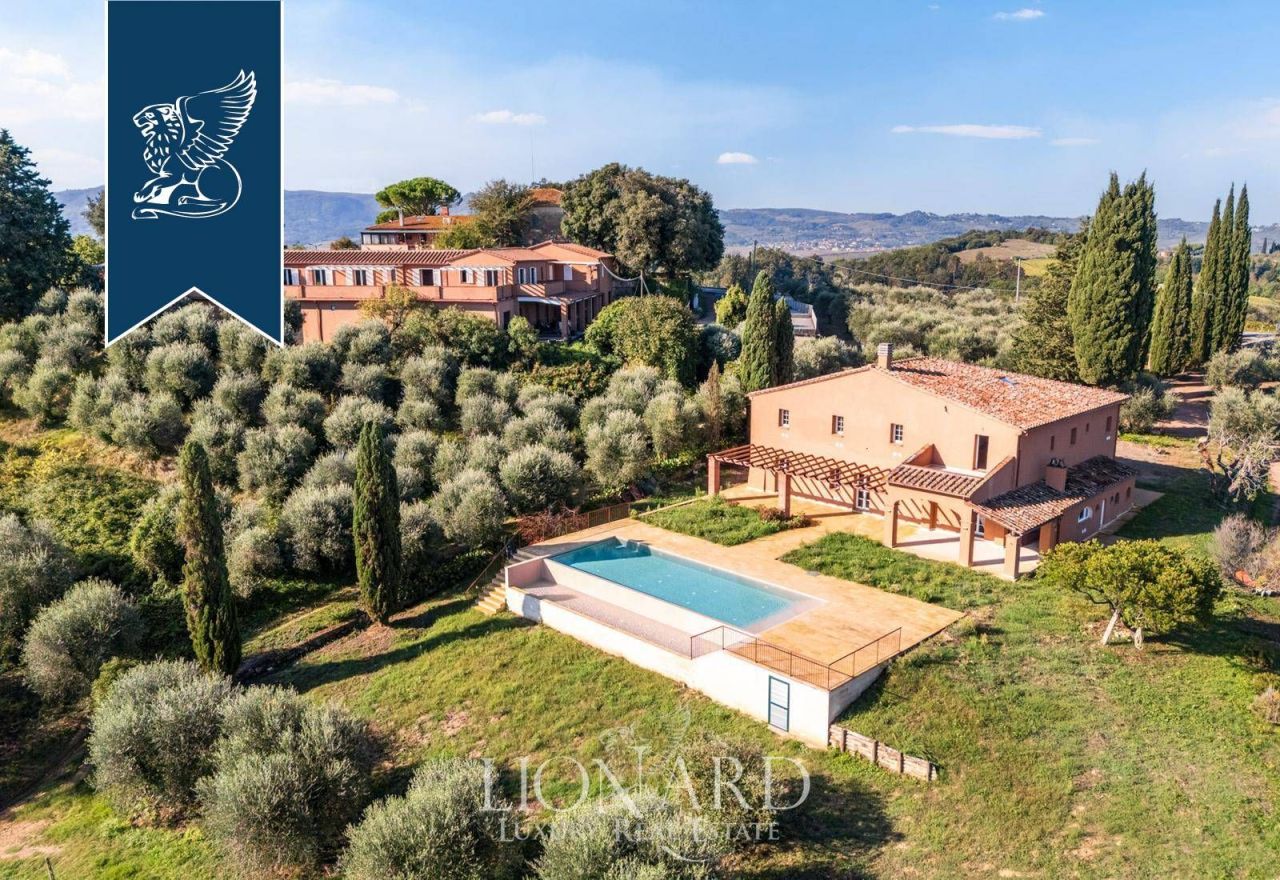 Ферма в Пизе, Италия, 2 000 м² - фото 2