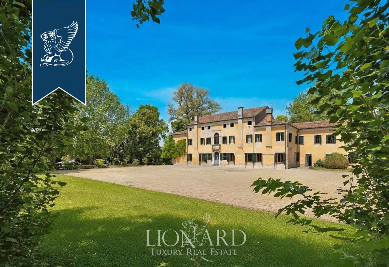 Вилла в Падуе, Италия, 1 200 м² - фото 2