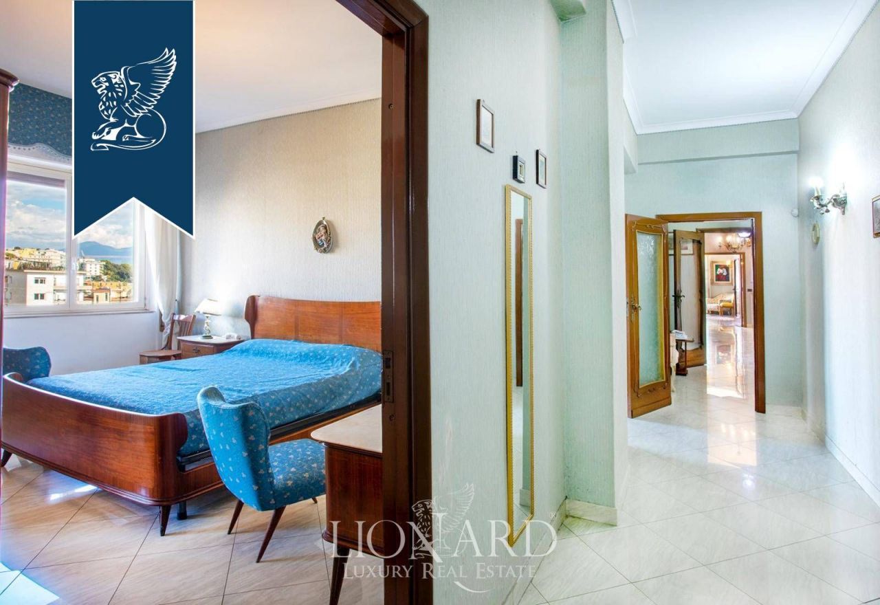 Апартаменты в Неаполе, Италия, 250 м² - фото 15