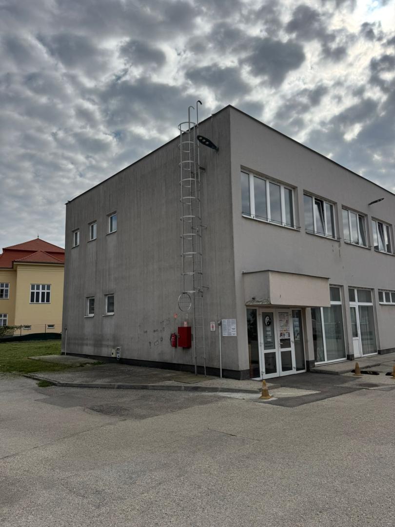 Магазин Csorna, Венгрия, 3 952 м² - фото 13