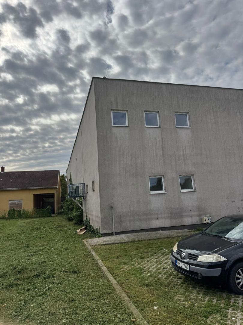 Магазин Csorna, Венгрия, 3 952 м² - фото 14