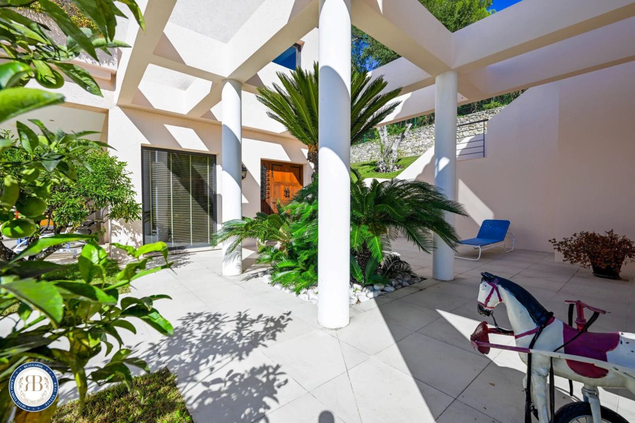 Дом в Мужене, Франция, 307 м² - фото 10