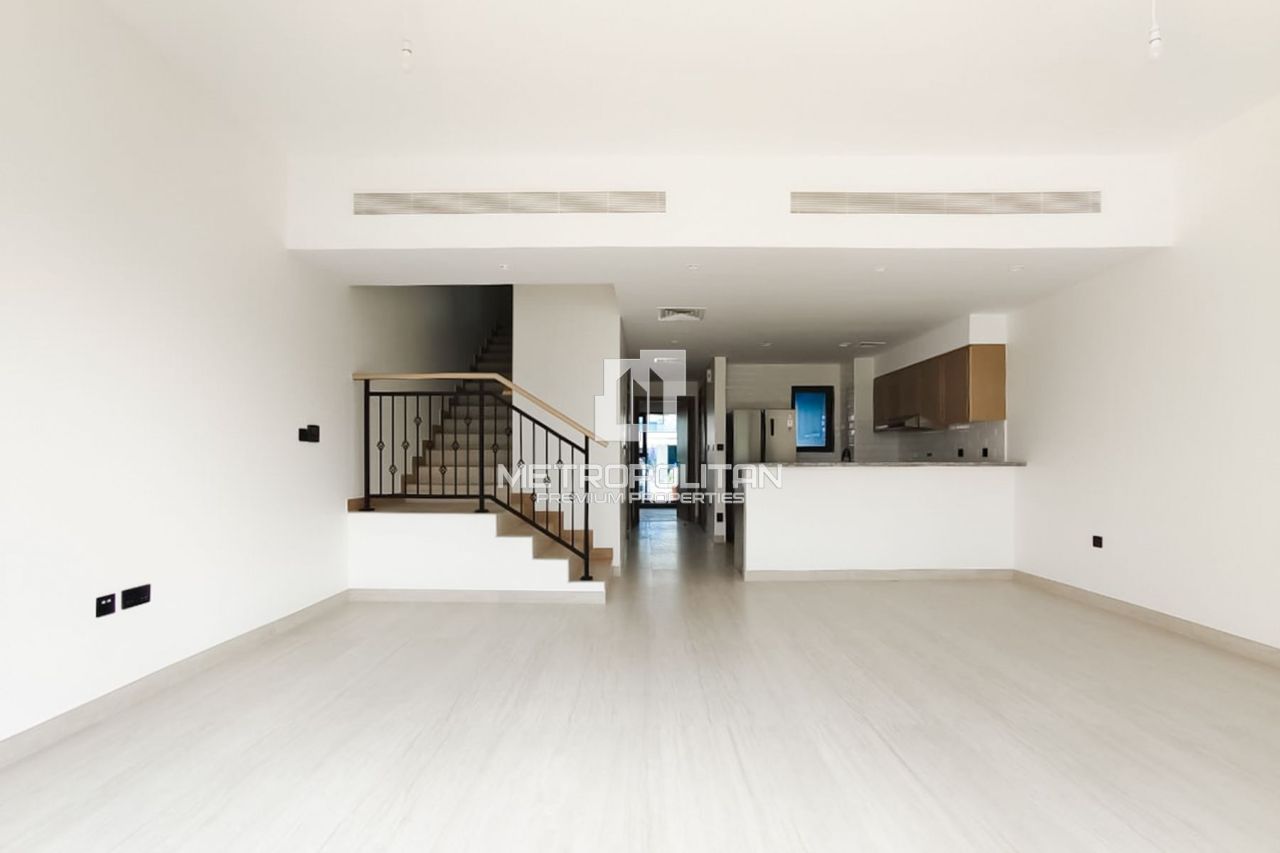 Таунхаус в Дубае, ОАЭ, 144 м² - фото 1