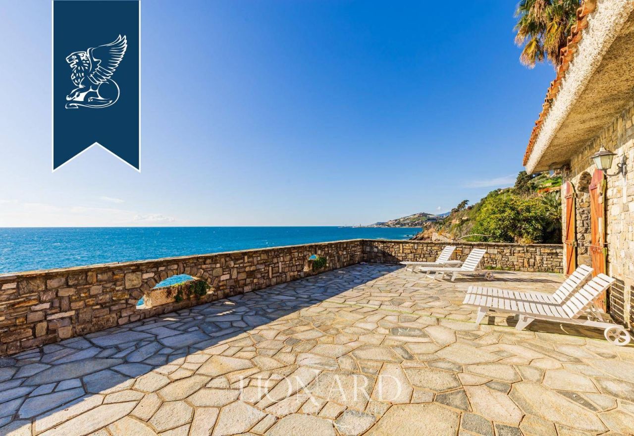 Вилла в Империи, Италия, 350 м² - фото 14