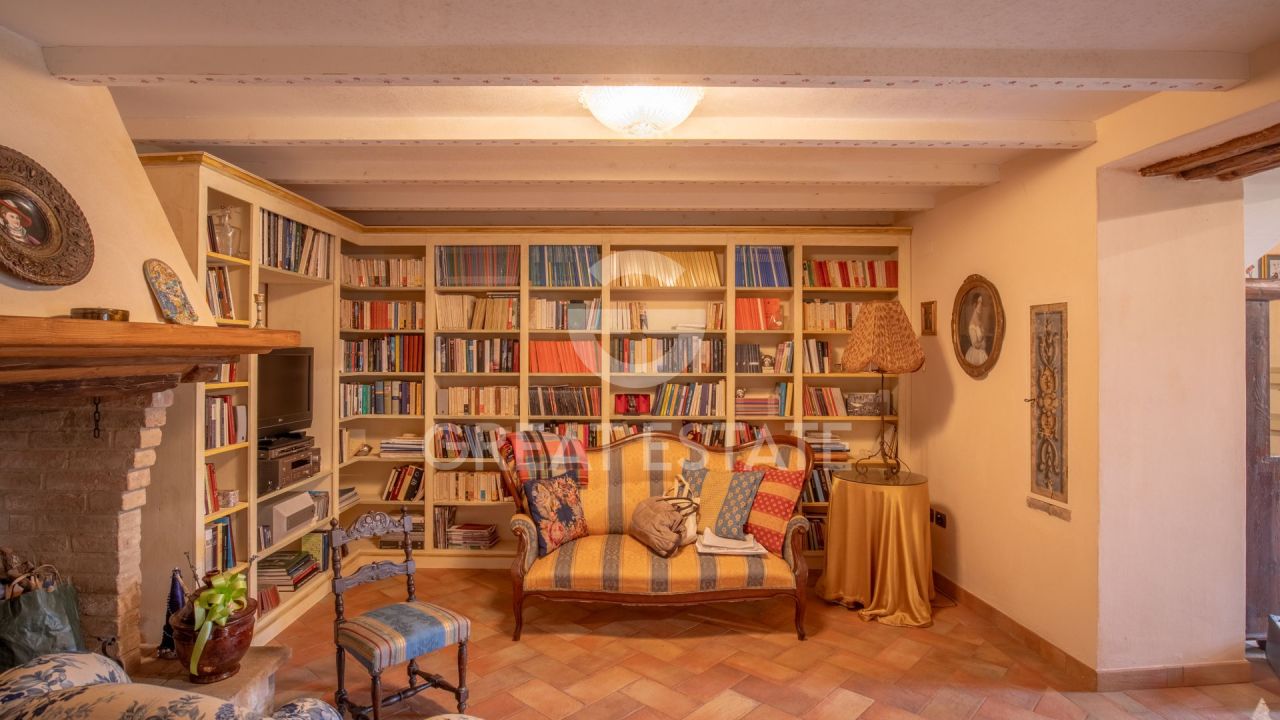 Дом в Перудже, Италия, 380 м² - фото 12