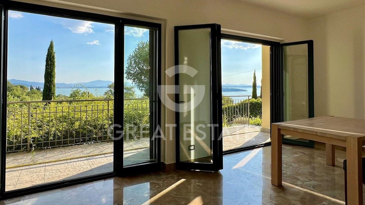 Вилла в Маджоне, Италия, 266.2 м² - фото 12