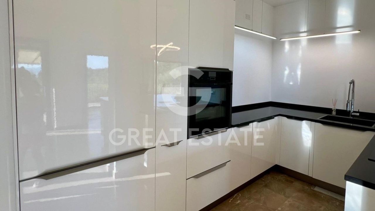 Вилла в Маджоне, Италия, 266.2 м² - фото 14