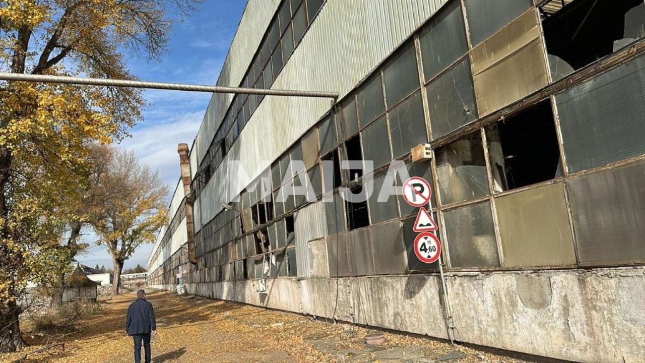 Офис Роман, Румыния, 205 282 м² - фото 2