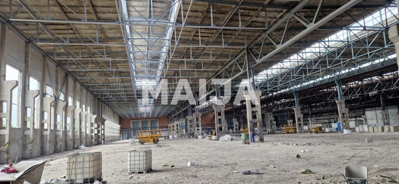 Офис Роман, Румыния, 205 282 м² - фото 6