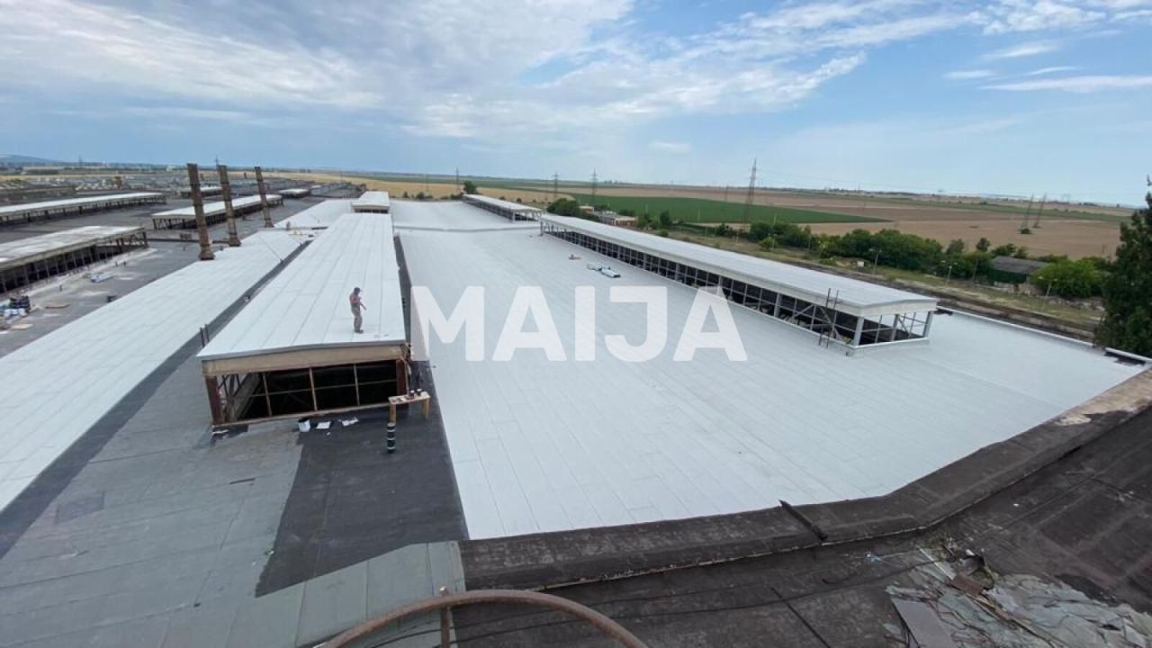 Офис Роман, Румыния, 205 282 м² - фото 11