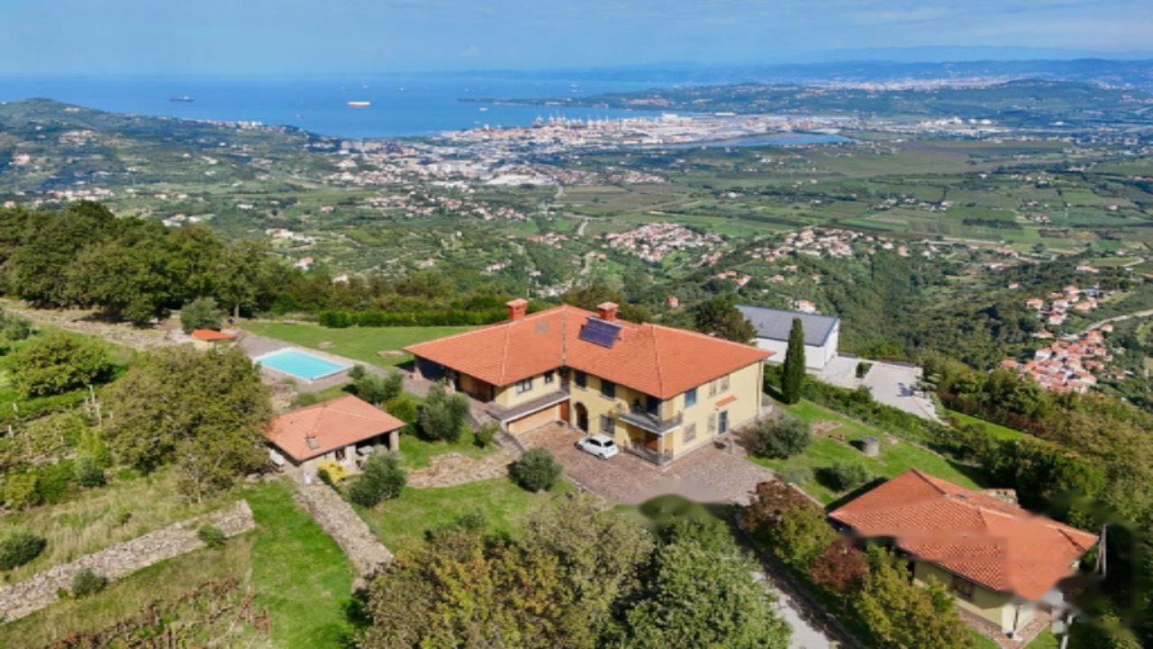 Дом в Копере, Словения, 556 м² - фото 1