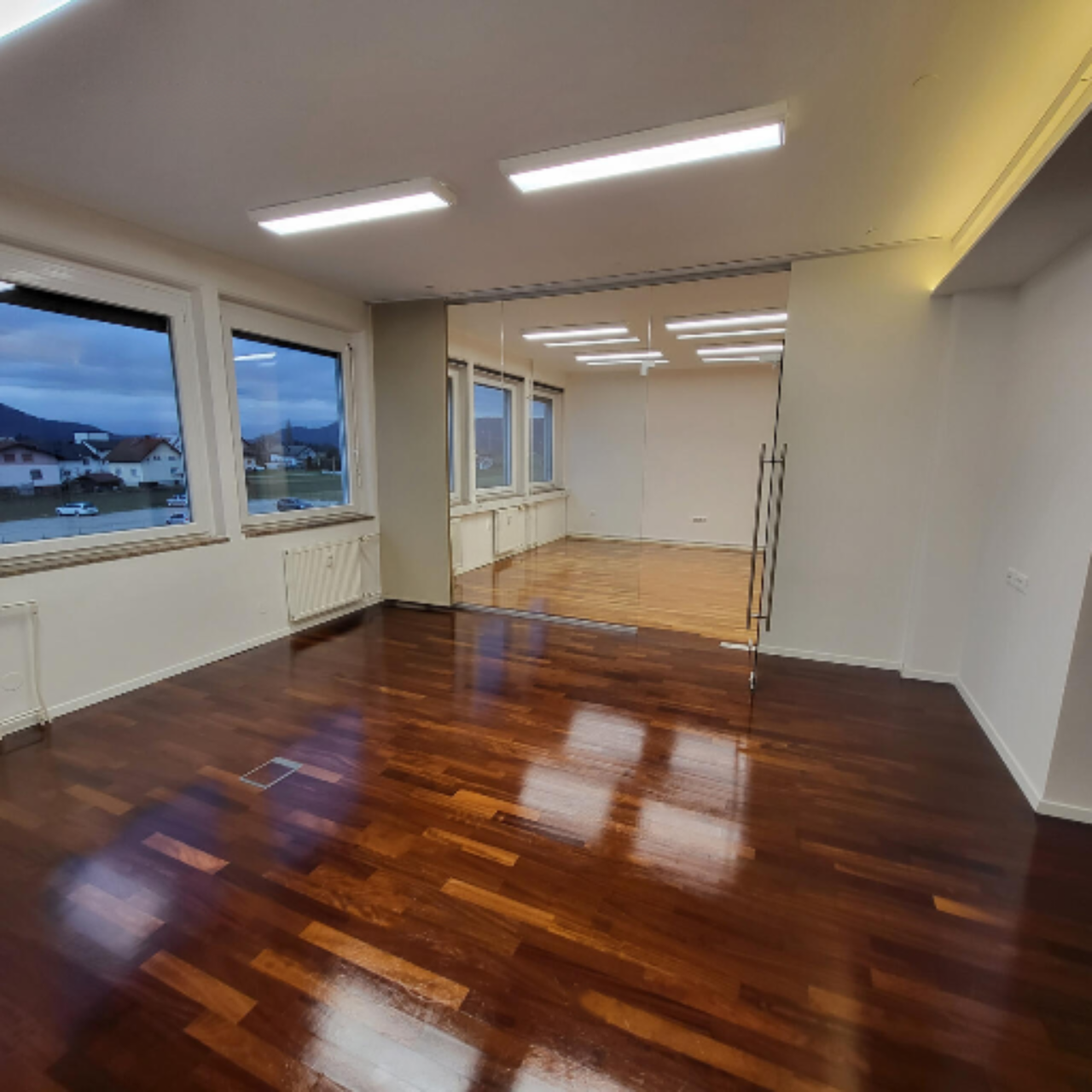 Офис в Любляне, Словения, 80 м² - фото 1