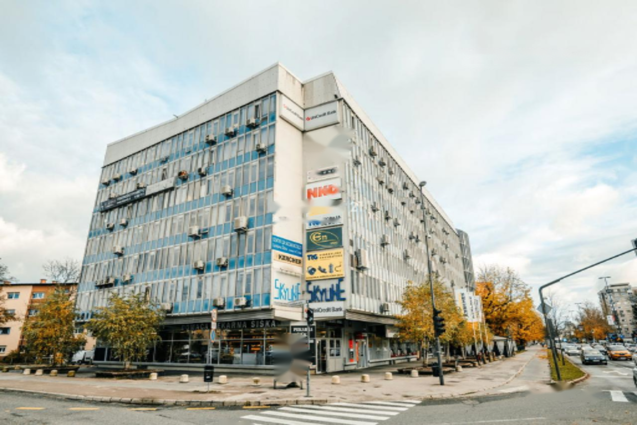 Офис в Любляне, Словения, 351 м² - фото 1