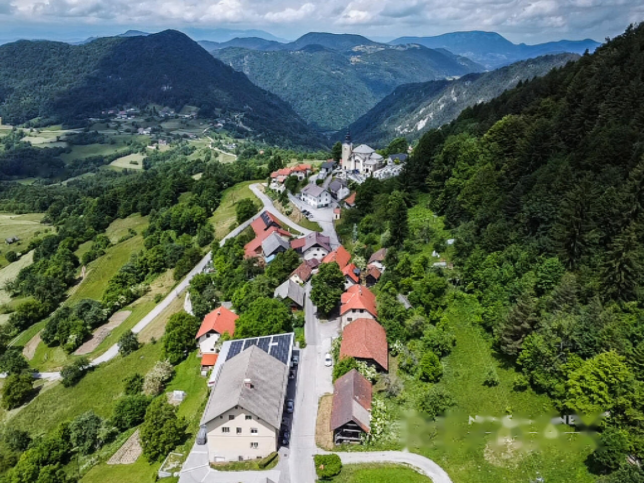 Ферма в Литие, Словения, 34 424 м² - фото 2