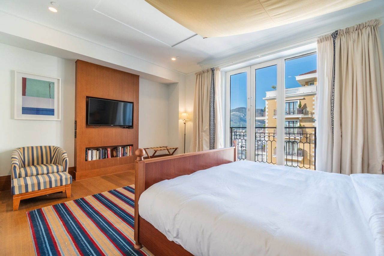 Апартаменты в Тивате, Черногория, 252 м² - фото 7