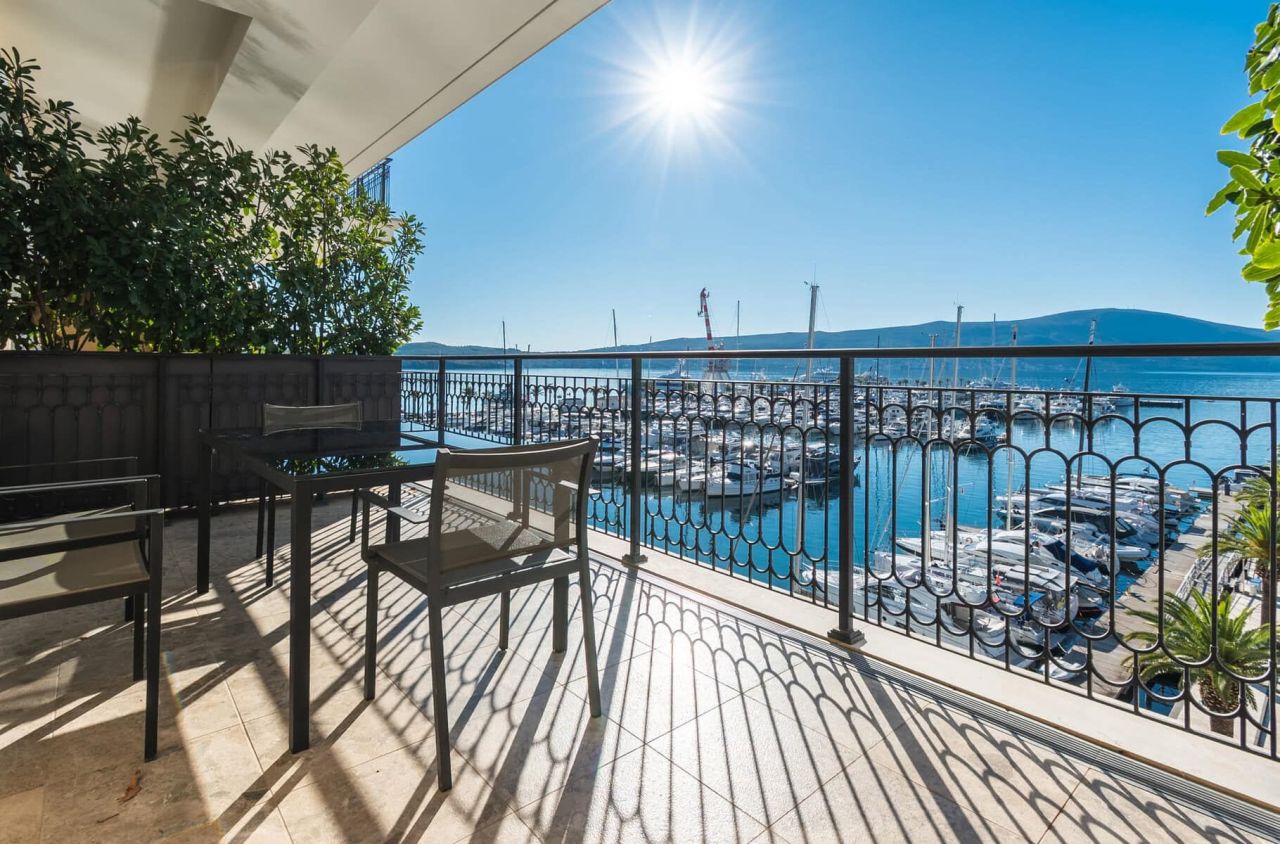 Апартаменты в Тивате, Черногория, 252 м² - фото 11