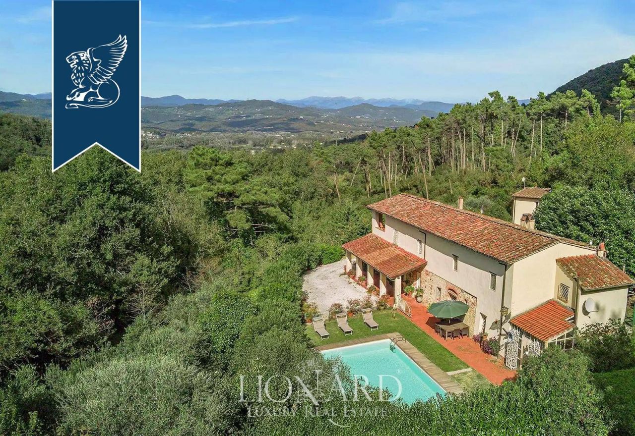 Ферма в Лукке, Италия, 415 м² - фото 2