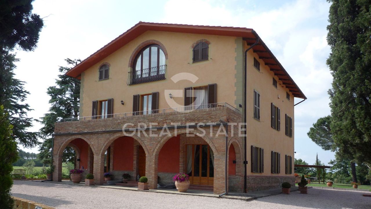 Дом в Кортоне, Италия, 830 м² - фото 2