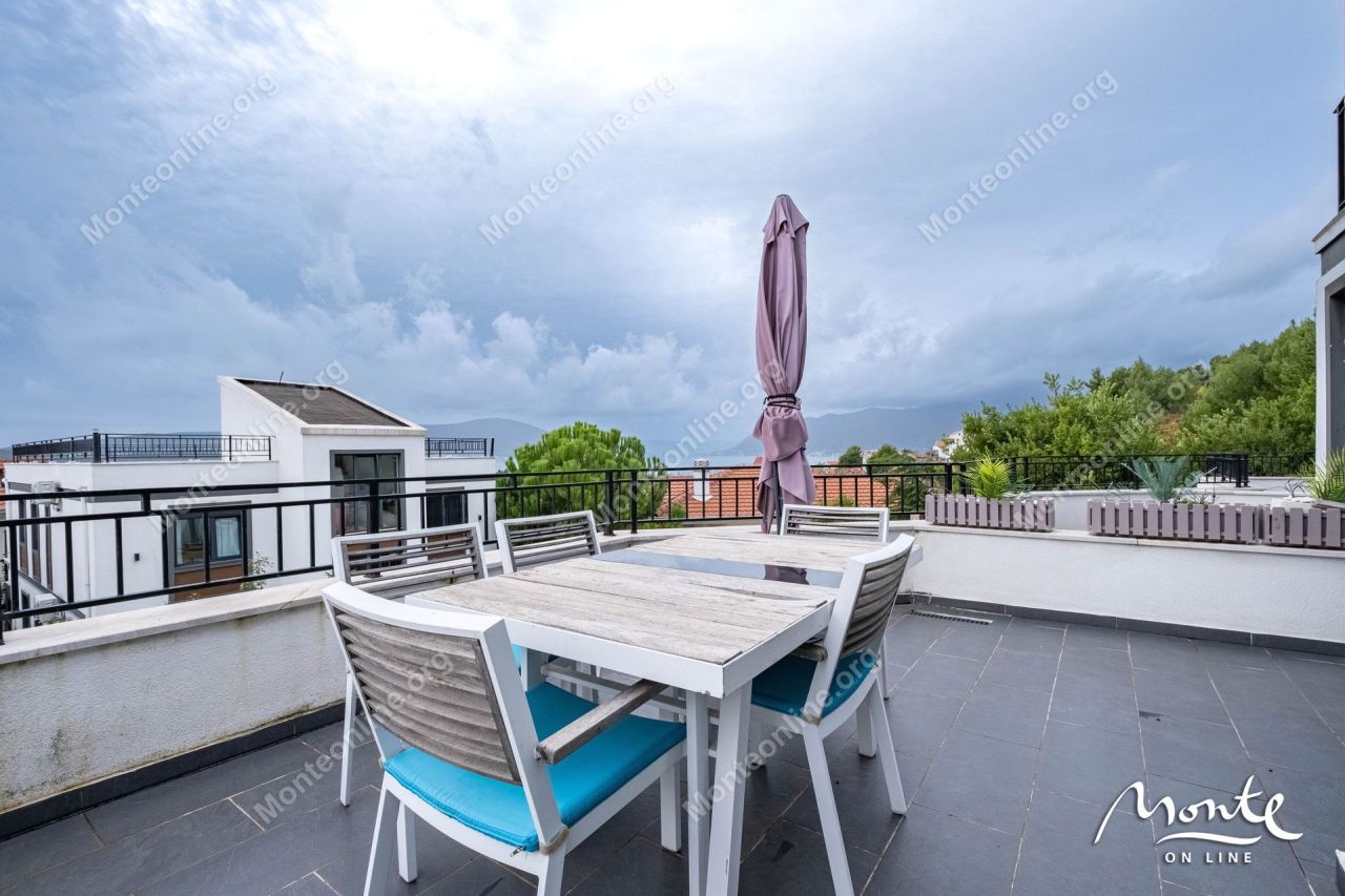 Апартаменты в Тивате, Черногория, 47 м² - фото 1