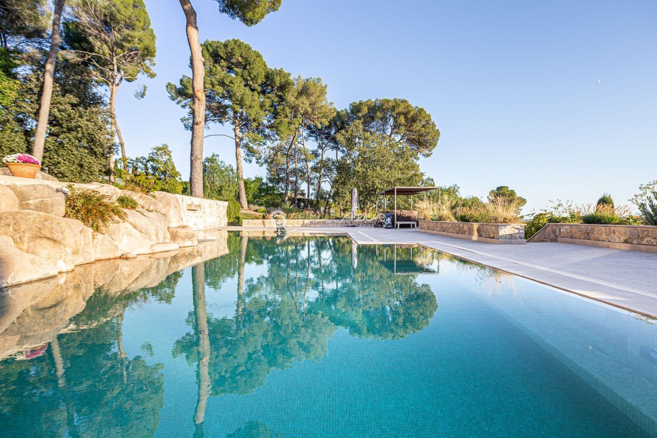 Вилла в Мужене, Франция, 800 м² - фото 5