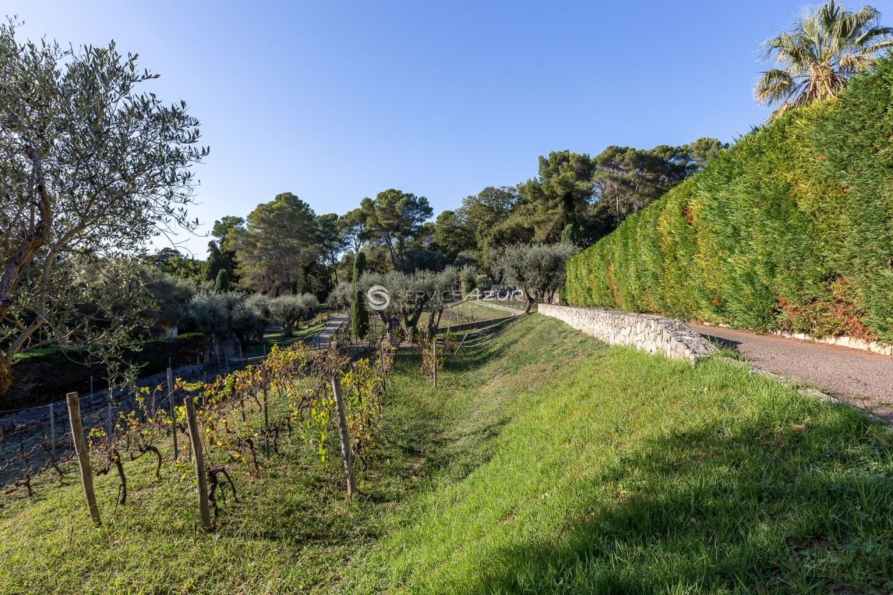 Вилла в Мужене, Франция, 800 м² - фото 18