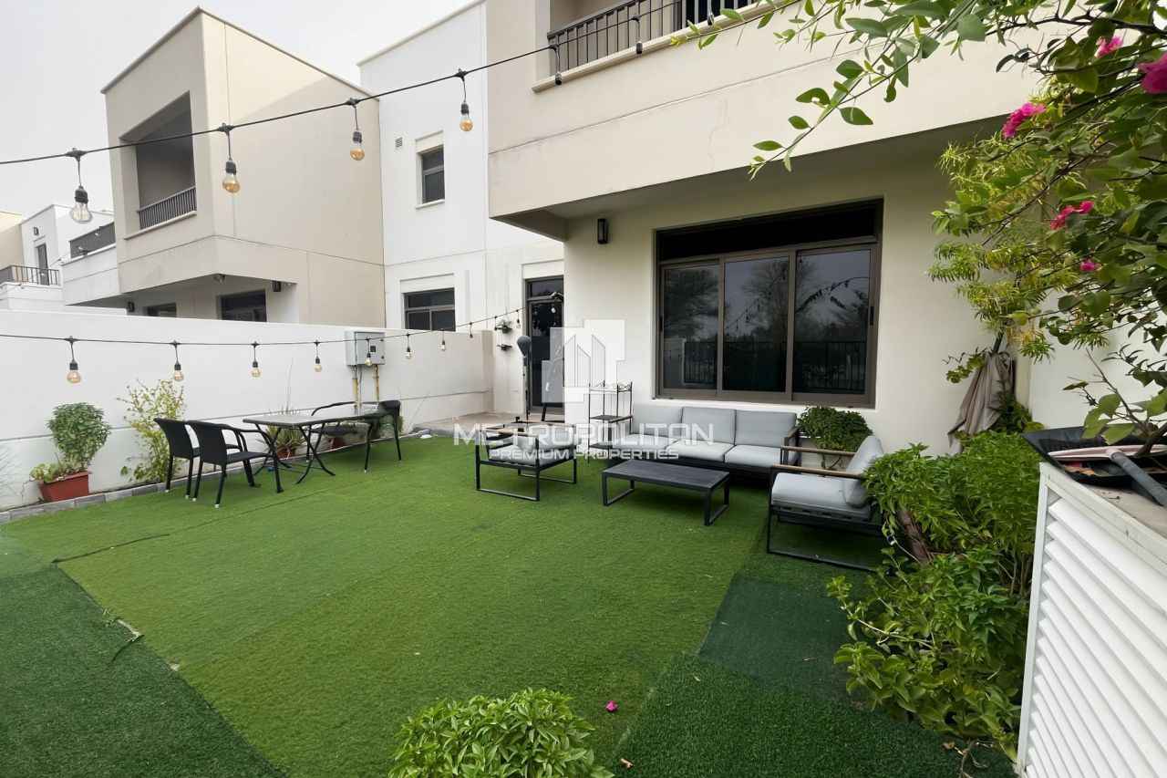 Таунхаус в Дубае, ОАЭ, 198 м² - фото 1