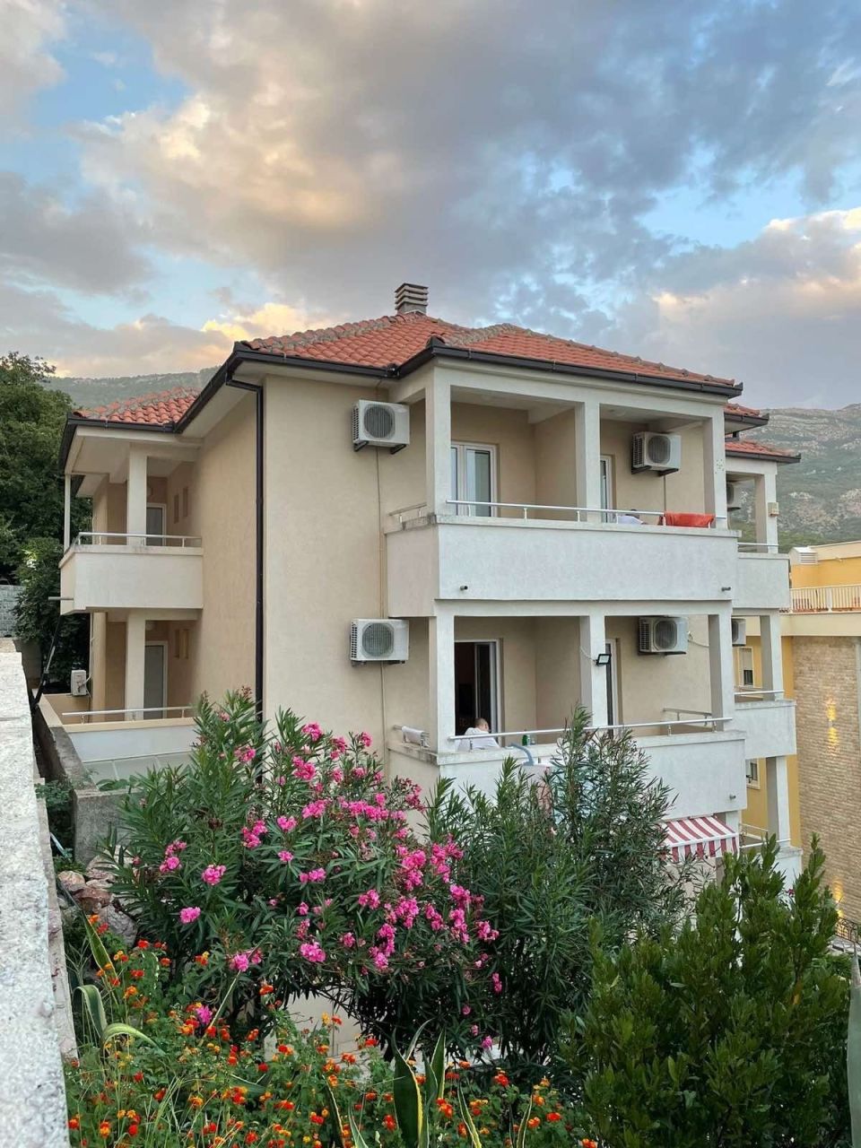 Отель, гостиница в Будве, Черногория, 621 м² - фото 1