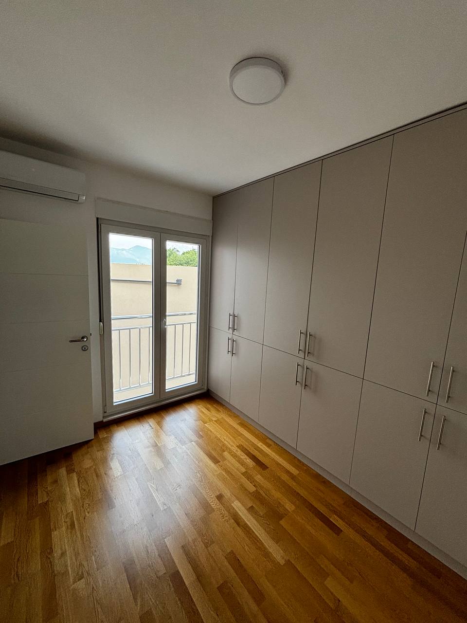 Квартира в Тивате, Черногория, 72 м² - фото 8