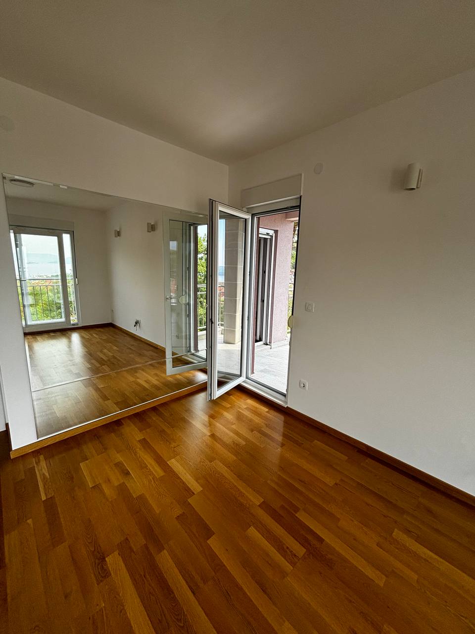 Квартира в Тивате, Черногория, 72 м² - фото 7