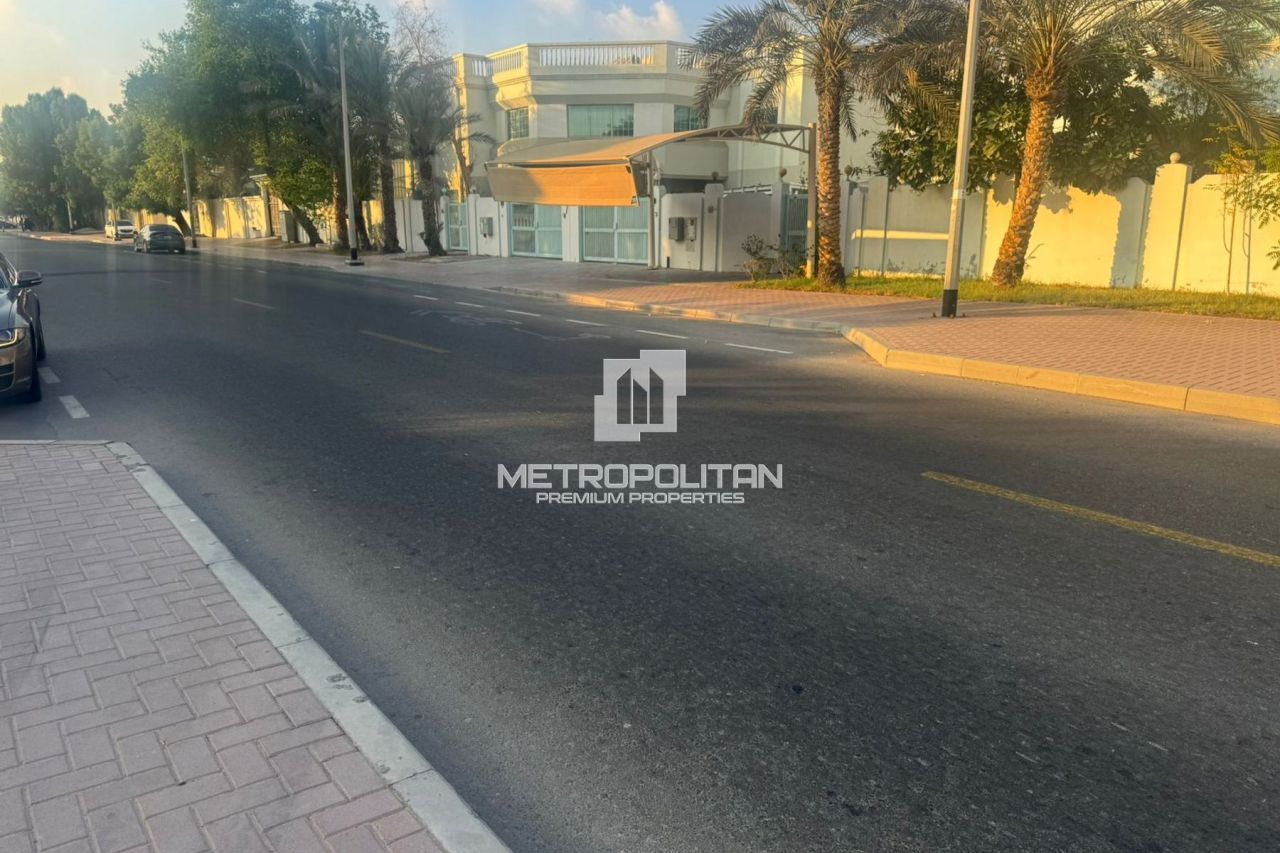 Земля в Дубае, ОАЭ, 1 394 м² - фото 4