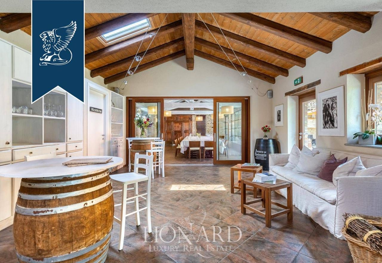 Отель, гостиница в Асти, Италия, 1 500 м² - фото 18