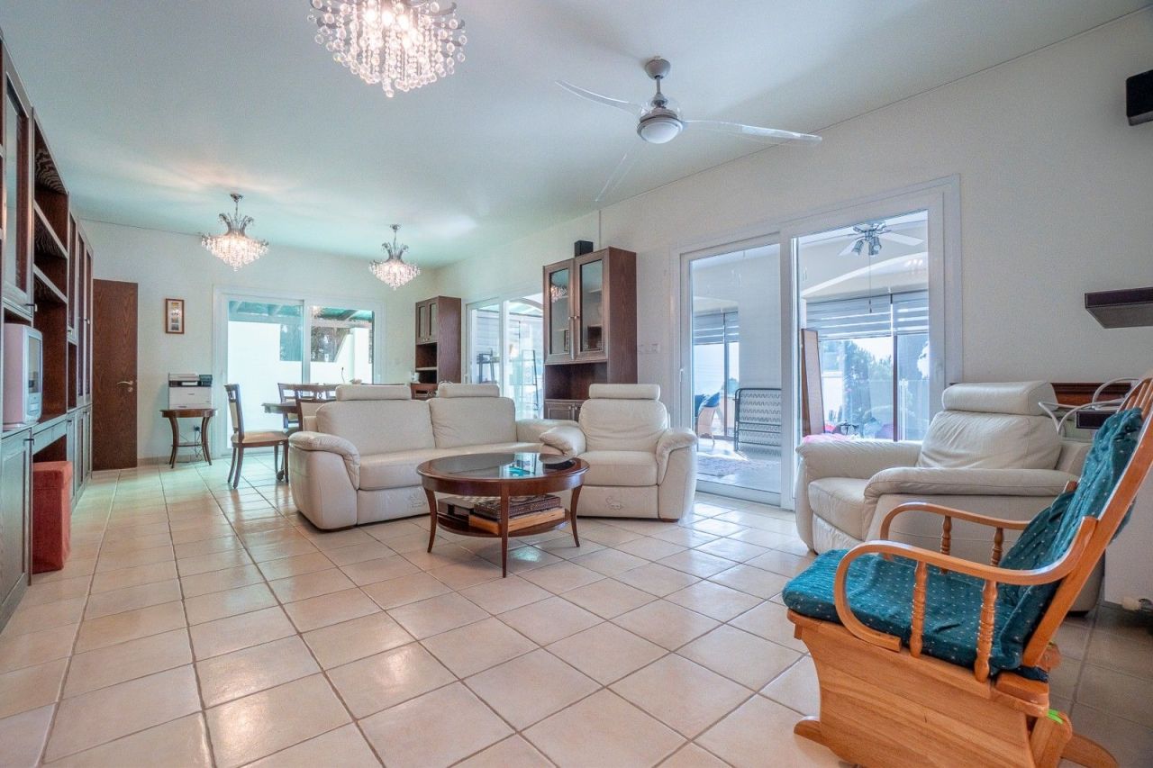 Вилла в Пафосе, Кипр, 300 м² - фото 7