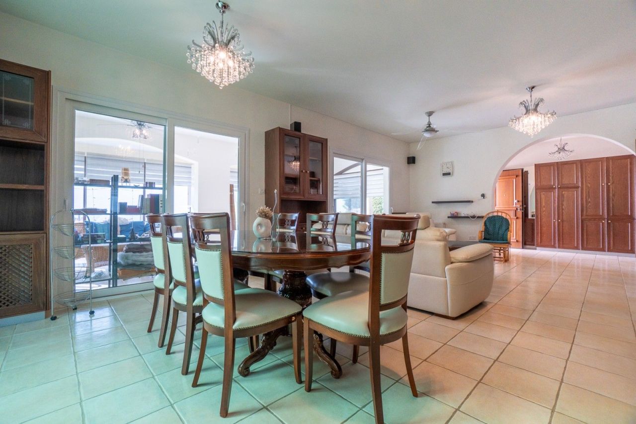 Вилла в Пафосе, Кипр, 300 м² - фото 10