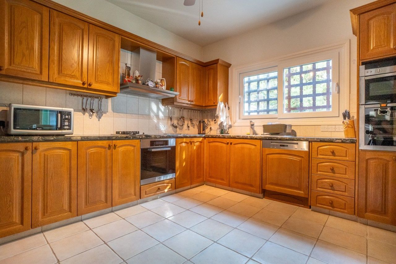 Вилла в Пафосе, Кипр, 300 м² - фото 14