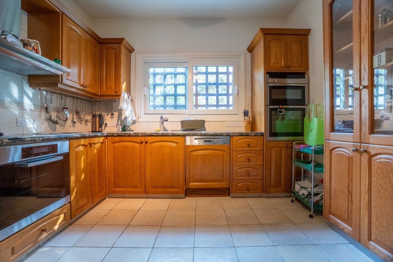 Вилла в Пафосе, Кипр, 300 м² - фото 16