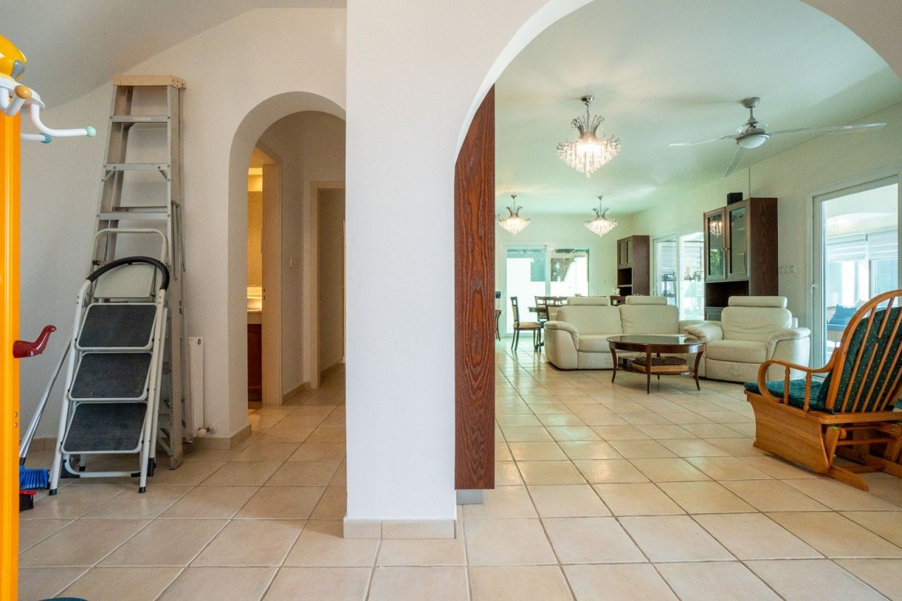 Вилла в Пафосе, Кипр, 300 м² - фото 18