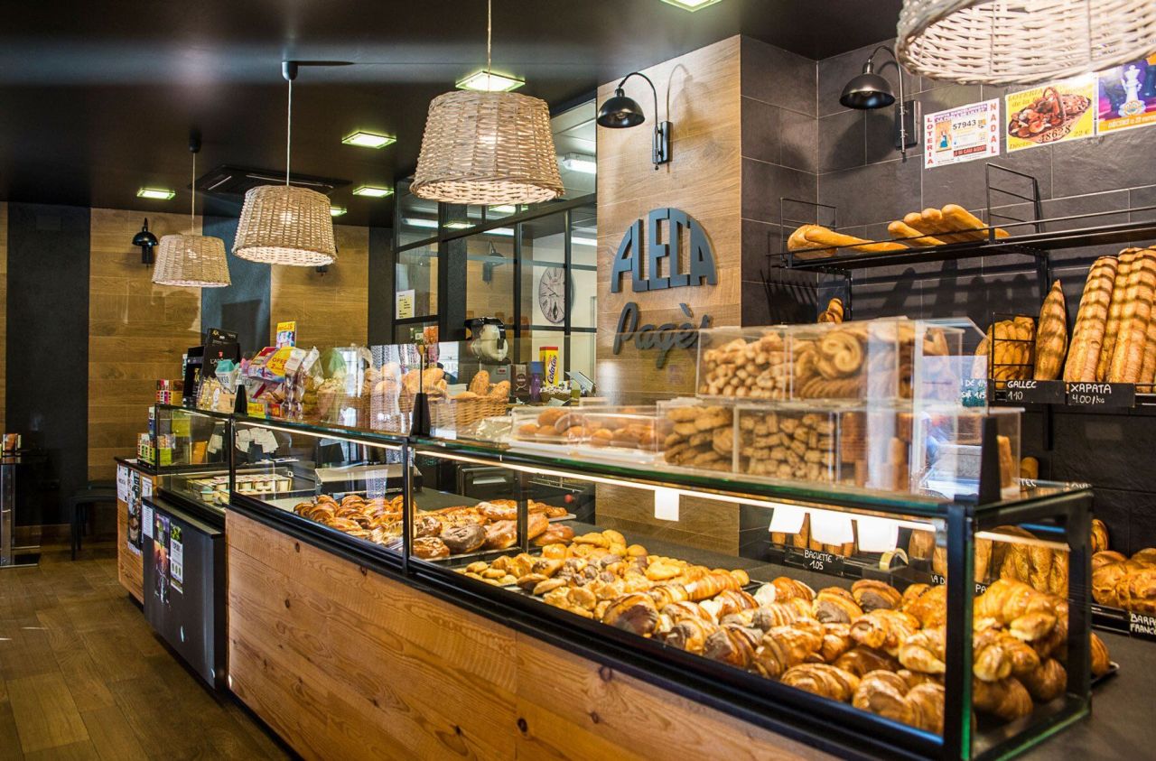 Коммерческая недвижимость в Барселоне, Испания, 100 м² - фото 2