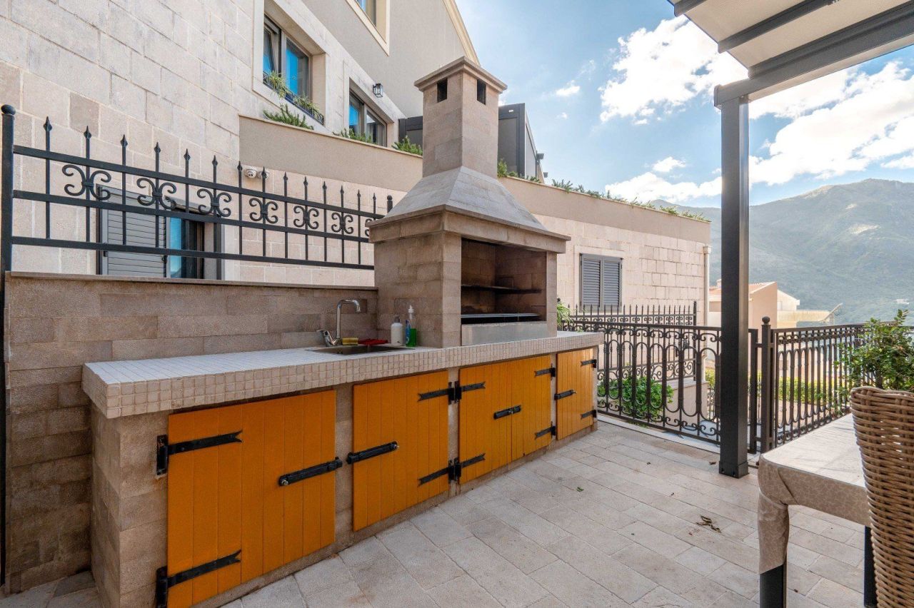 Апартаменты в Доброте, Черногория, 87 м² - фото 16