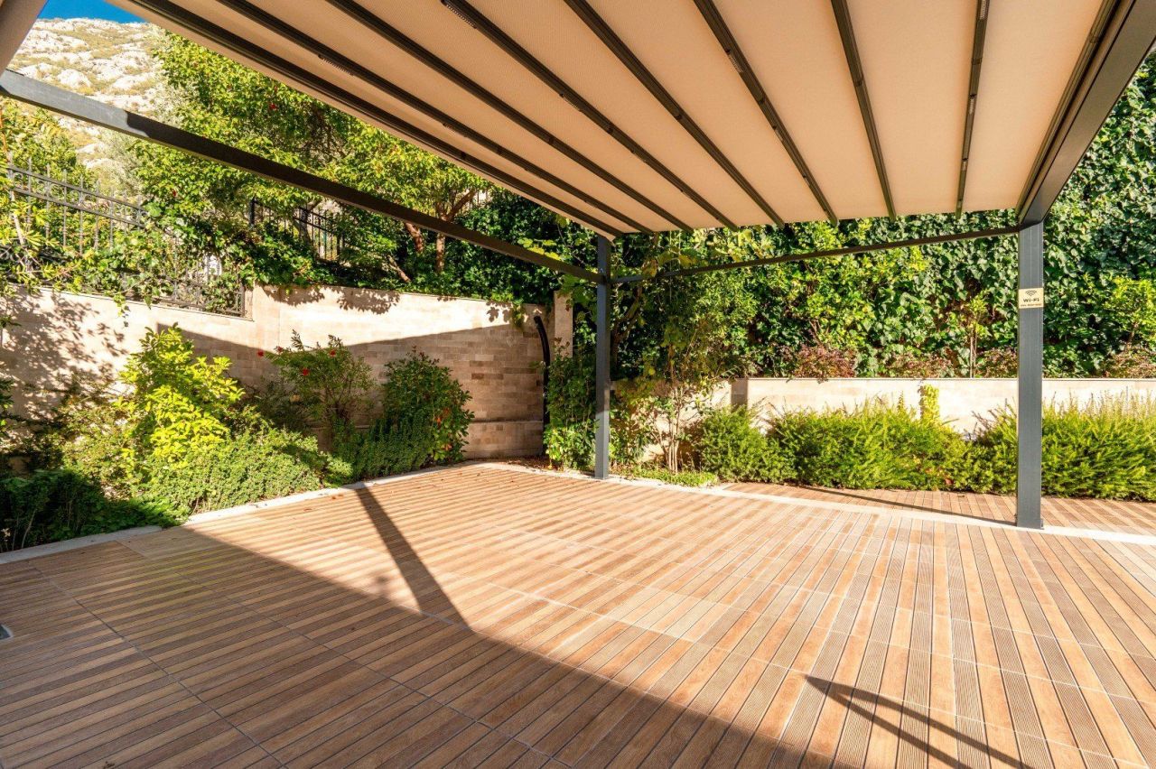 Апартаменты в Доброте, Черногория, 87 м² - фото 18