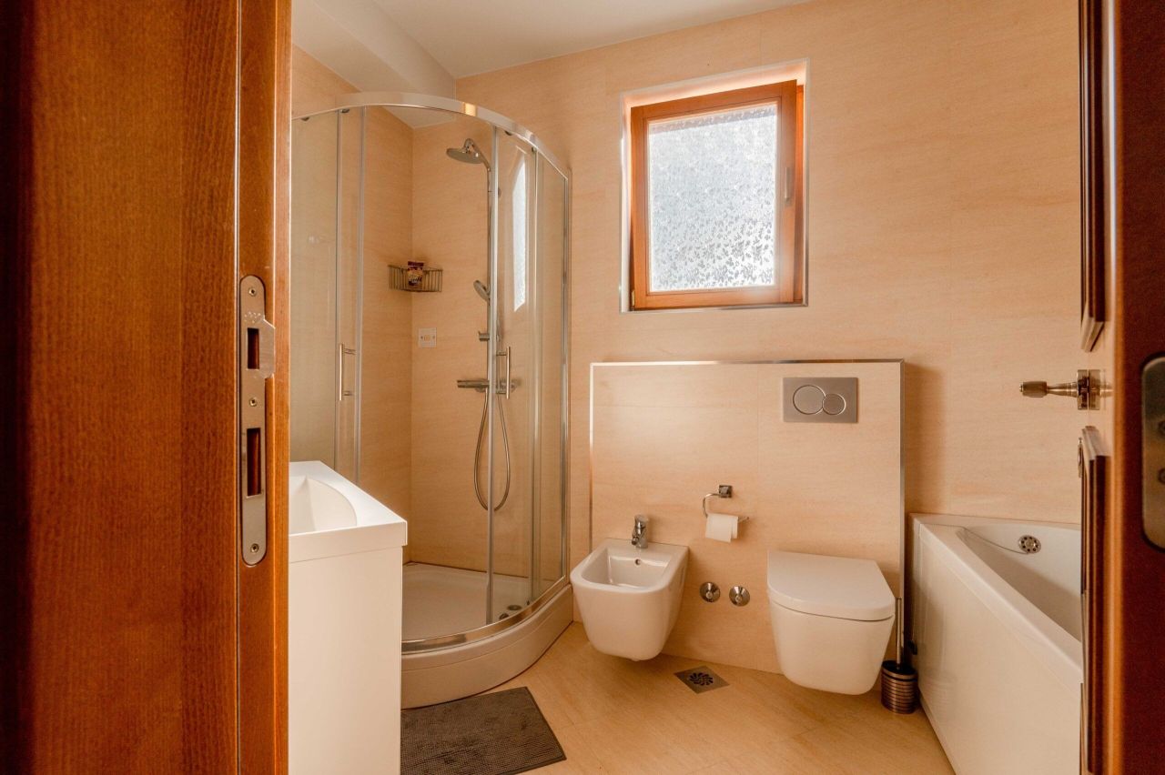 Апартаменты в Доброте, Черногория, 106 м² - фото 19