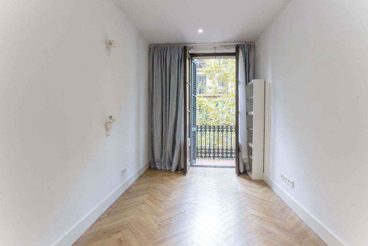 Квартира в Барселоне, Испания, 94 м² - фото 15