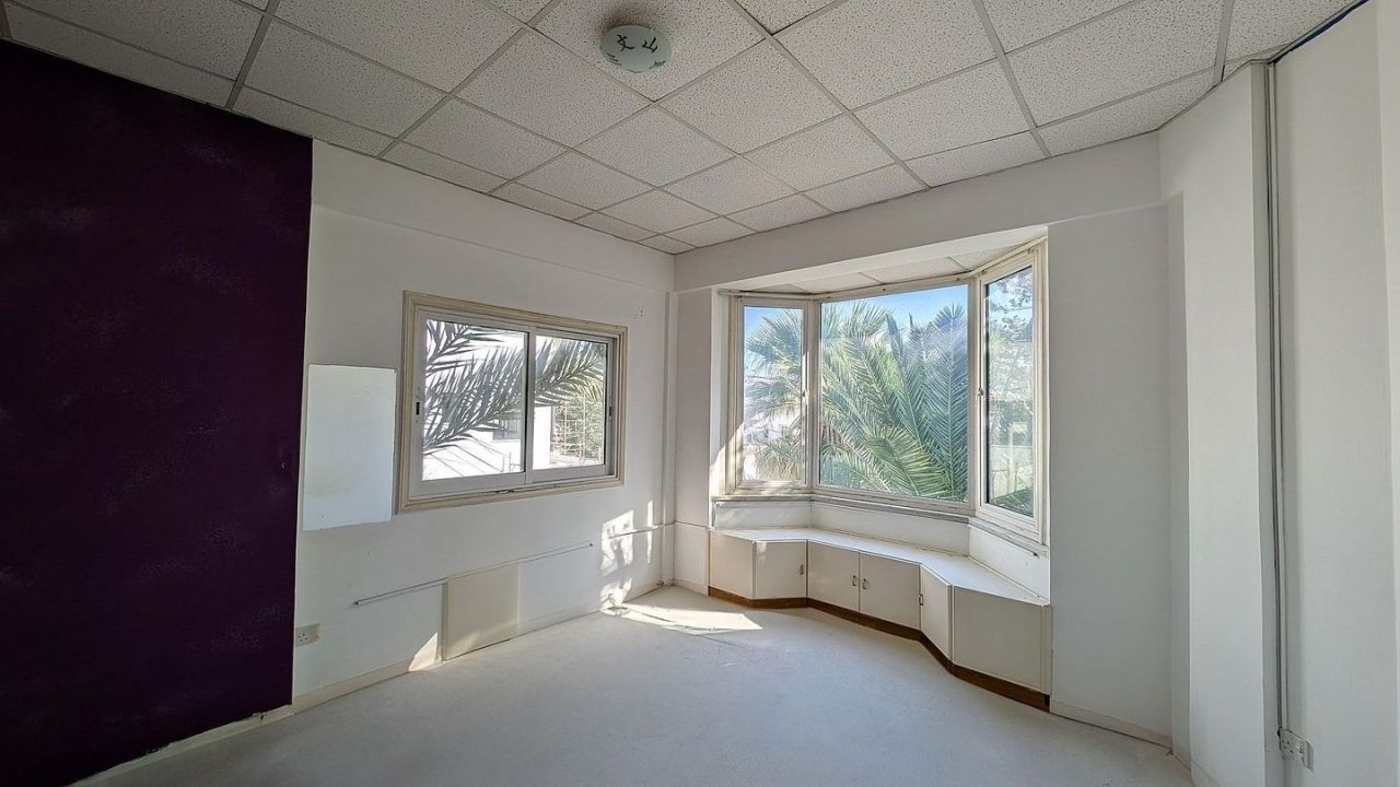 Вилла в Ларнаке, Кипр, 346 м² - фото 18