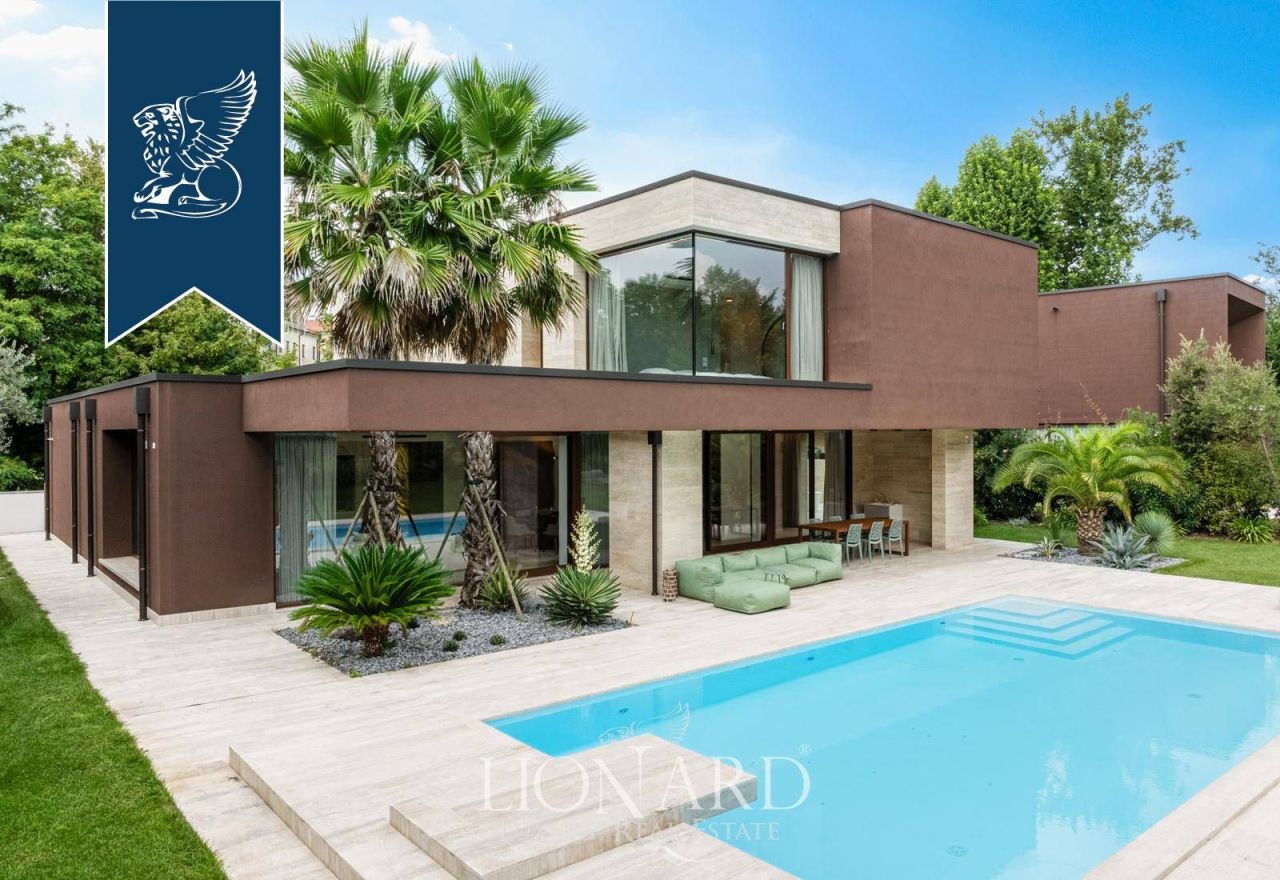 Вилла в Падуе, Италия, 350 м² - фото 1