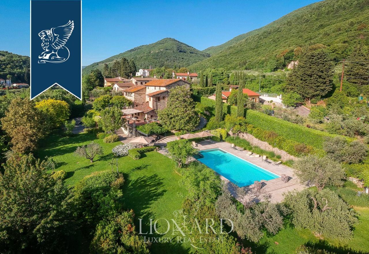 Вилла в Прато, Италия, 600 м² - фото 1